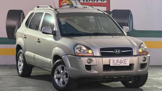 HYUNDAI TUCSON 2.7 MPFI GLS 24V 175CV 4WD GASOLINA 4P AUTOMÁTICO HYUNDAI TUCSON 2.7 MPFI GLS 24V 175CV 4WD GASOLINA 4P AUTOMÁTICO